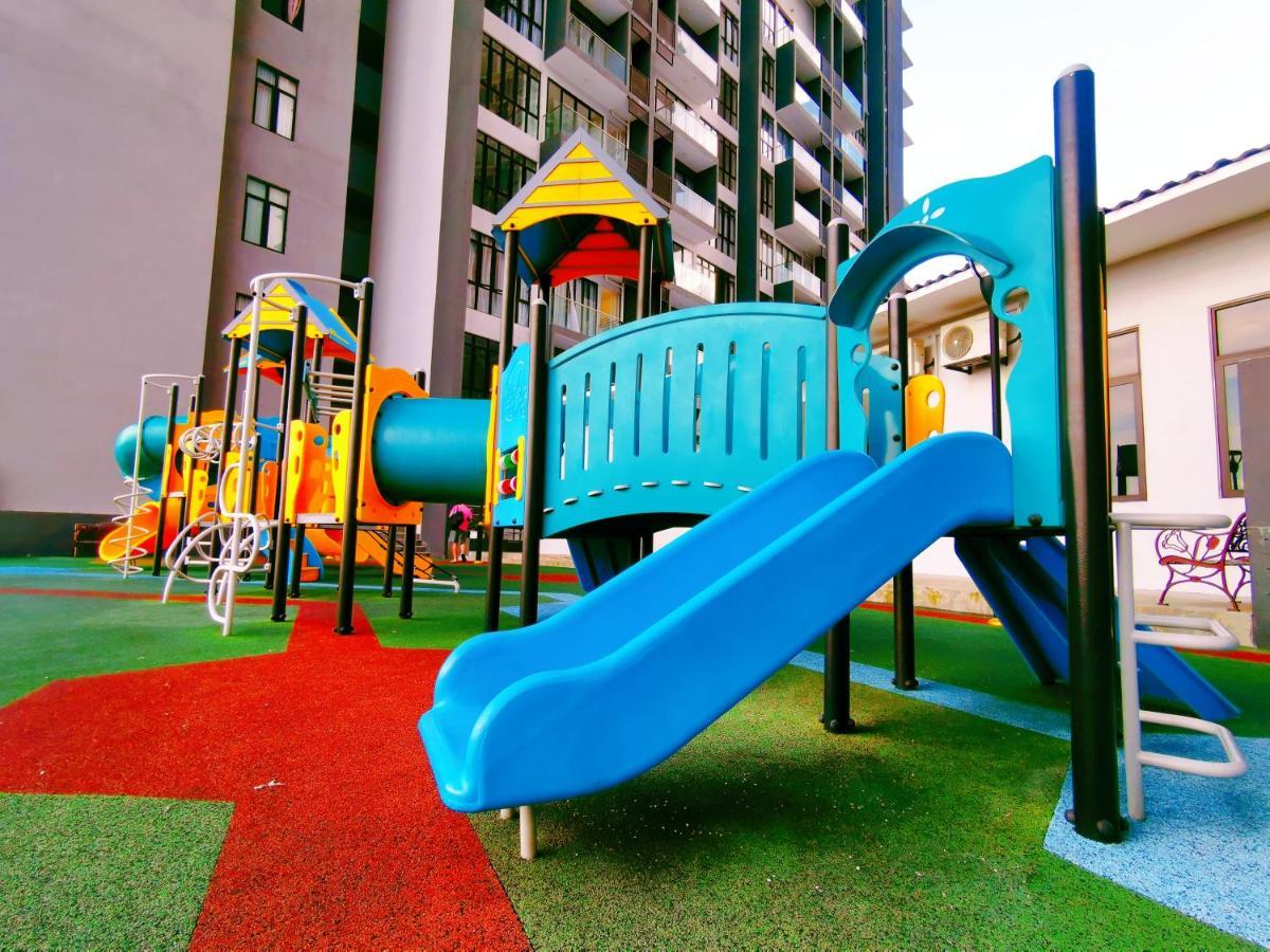Legoland 3Min Lakeview Happyrainbowsuite 7Pax 2R2B Nusajaya  Exterior photo