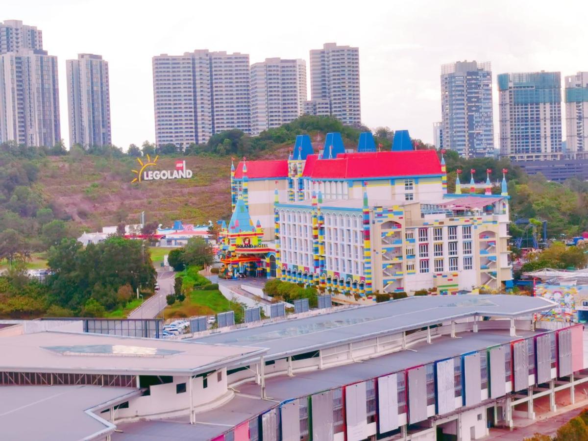 Legoland 3Min Lakeview Happyrainbowsuite 7Pax 2R2B Nusajaya  Exterior photo